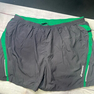 Women Brooks shorts size XXL